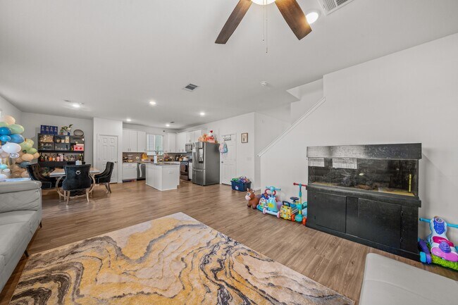 Building Photo - 10714 Cashew Run Ln