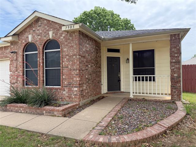 Building Photo - 7905 Seven Oaks Ln