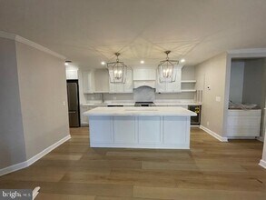 Building Photo - 5824 Inman Park Cir