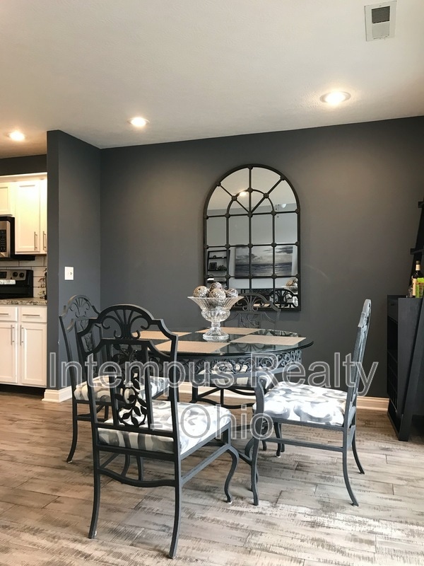 Building Photo - 5081 Dinard Way