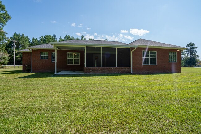 Building Photo - 633 Wilkinson Rd