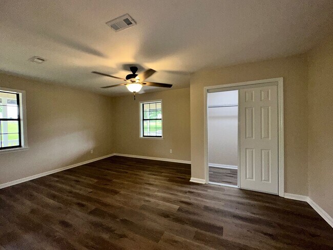 Building Photo - New Brockton, AL!