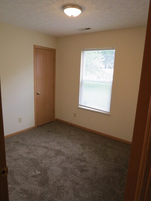 Building Photo - 6132 Kensington Glen Dr