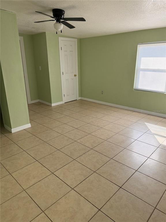 Building Photo - 720 Manor Dr