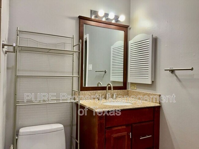 Building Photo - 9103 Comburg Dr