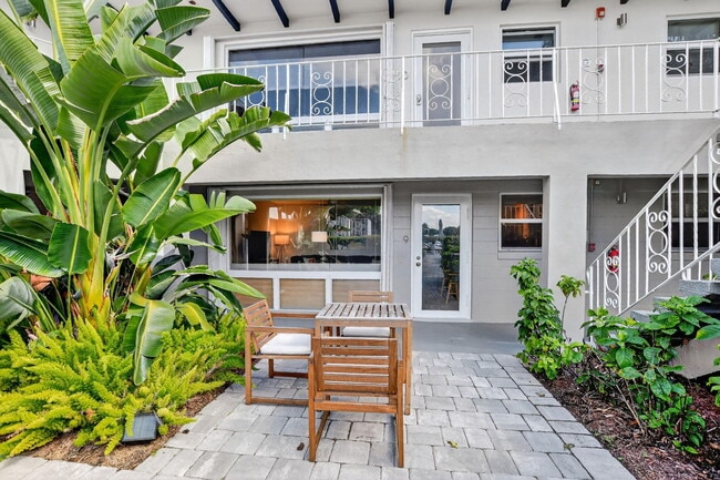 Building Photo - 414 Seasage Dr