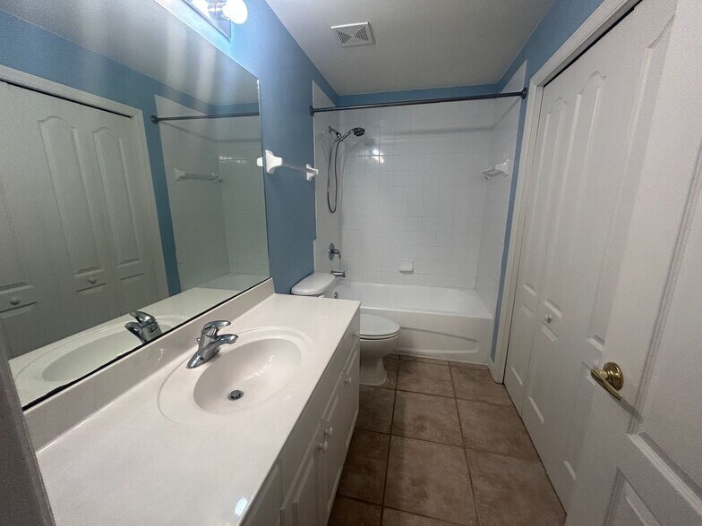 Building Photo - Coming Mid July 2/2.5 Townhome - Villages of Stoney Brook