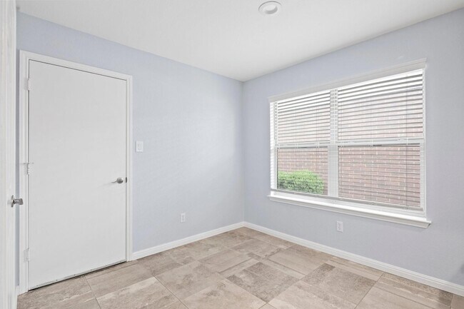 Building Photo - 1408 Deer Ledge Trail