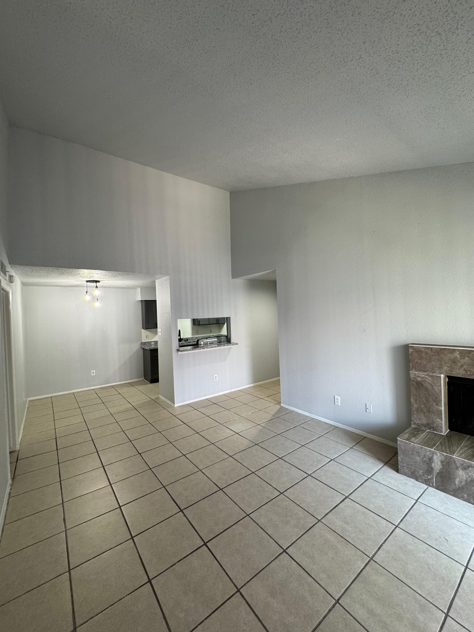 Building Photo - 8034 Antoine Dr