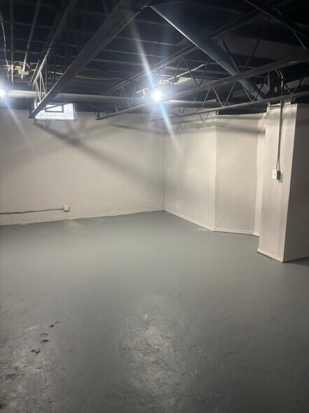 Building Photo - 4457 E 154th St