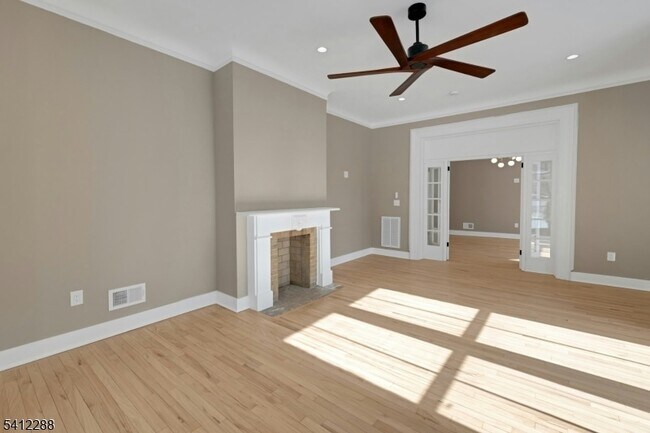 Building Photo - 49 Park Ave