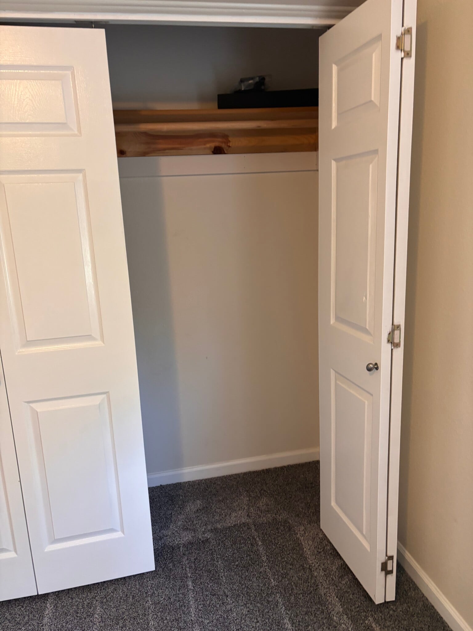 Building Photo - 657 N Main Ave