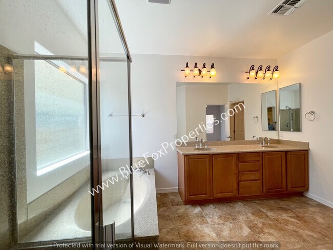 Building Photo - 1112 W Montelupo Dr