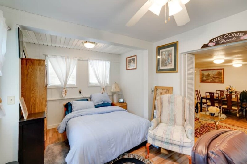 Building Photo - 429 W Lawrence St