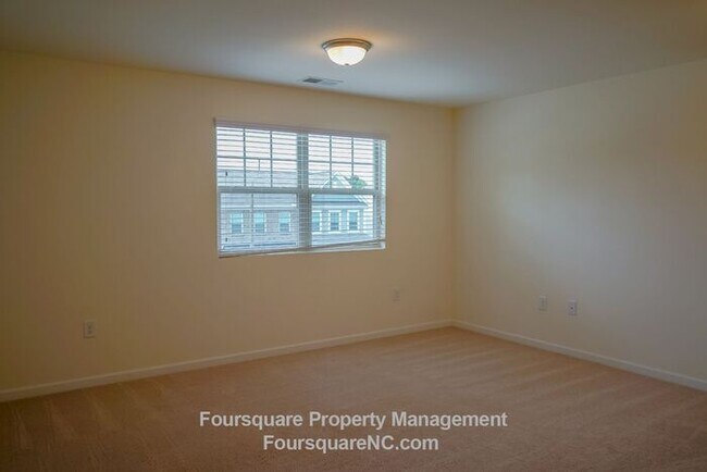 Building Photo - Spacious Single-Family Home with 1st Floor Office, Loft & Fenced Backyard , Includes Washer/Dryer