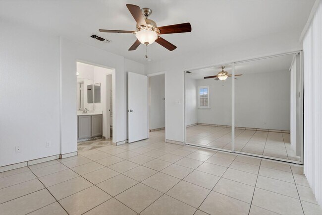 Building Photo - 3006 Mission Dr