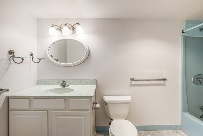 Building Photo - 1550 Worcester Rd