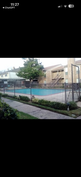 Building Photo - 3730 Thistlemont Dr