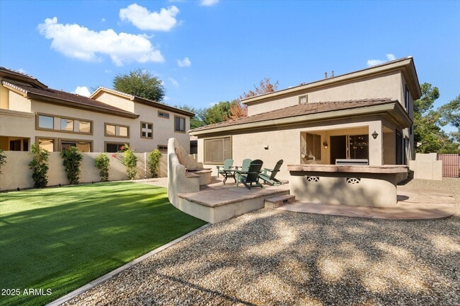 Building Photo - 1925 W Olive Way