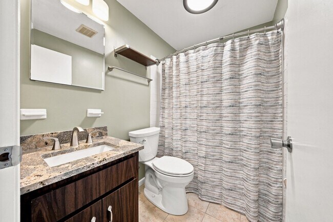 Building Photo - 20 Kenmar Dr