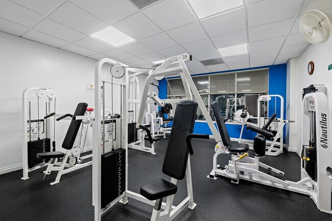 Building Photo - 3900 Galt Ocean Dr