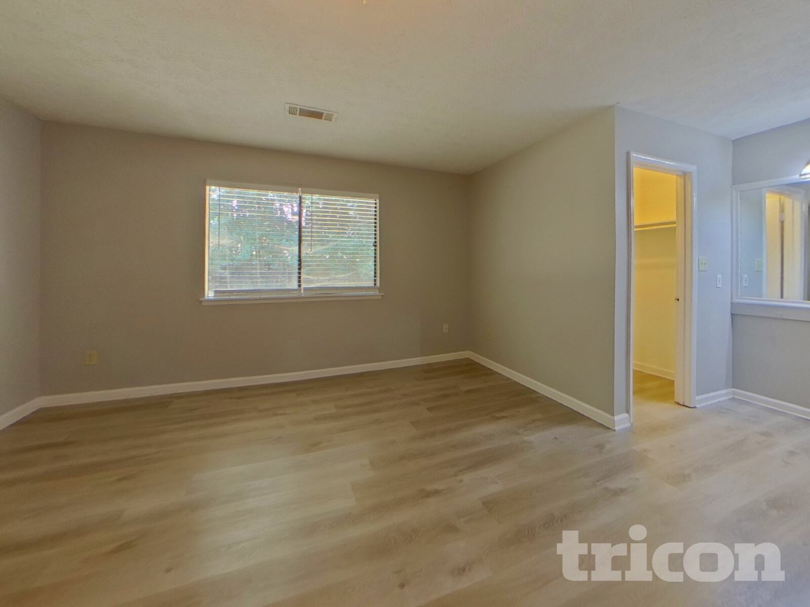 Building Photo - 9980 Lake Forest Way