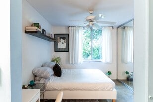 Building Photo - 256 S La Fayette Park Pl