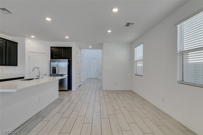 Building Photo - 6858 Greensmen Ave