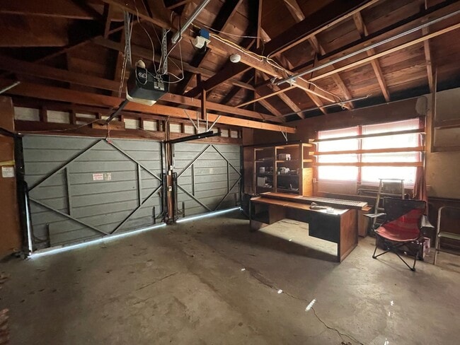 Building Photo - 1911 H St