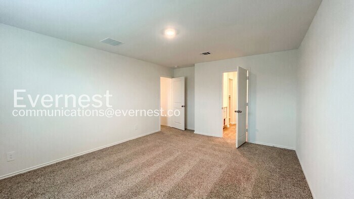Building Photo - 16043 Mahogany Wy