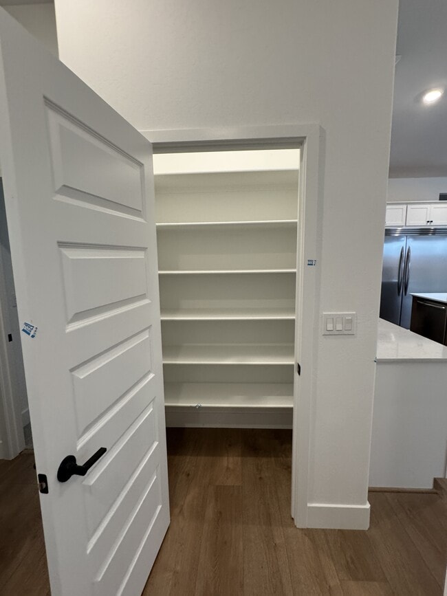 Building Photo - 7419 Castle Dr