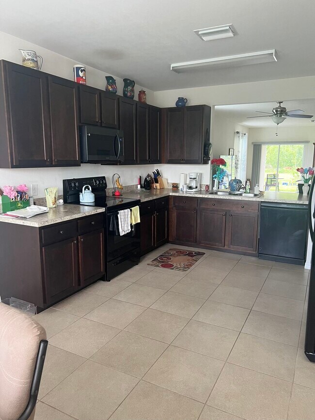 Building Photo - 3501 Acapulco Cir