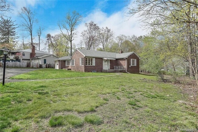 Building Photo - 17 Brookside Ave