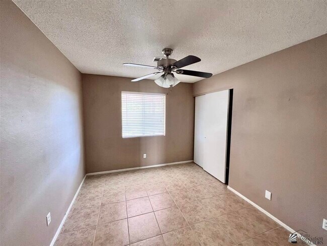 Building Photo - 2078 S 46th Dr
