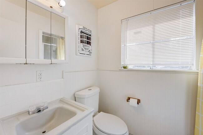 Building Photo - 7214 Mobud Dr