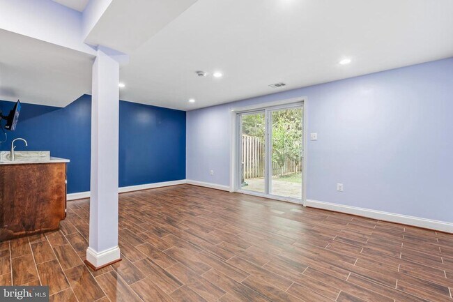 Building Photo - 6410 Blarney Stone Ct