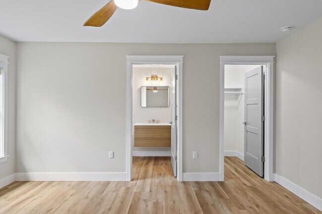 Building Photo - Modern Living Awaits!