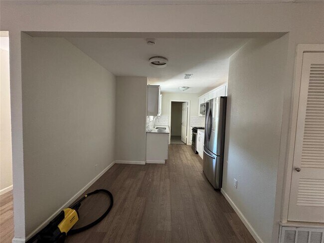 Building Photo - 9501 Quail Ct