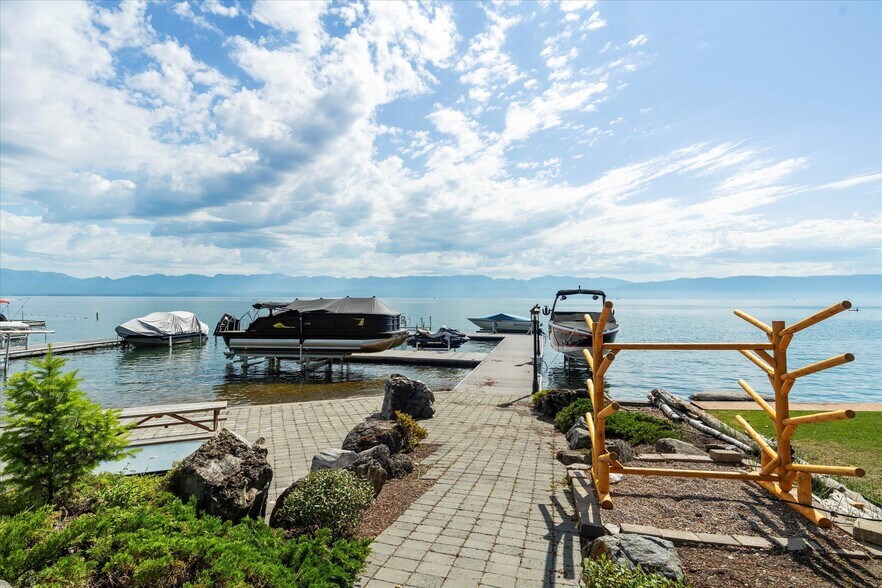 Dock - 150 Adams St