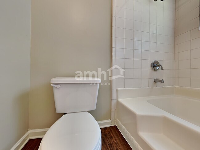 Building Photo - 2175 Hovington Cir E