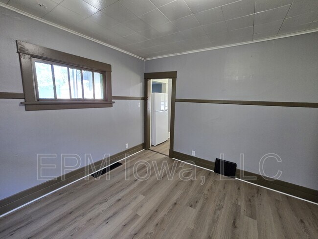 Building Photo - 506 Fowler St