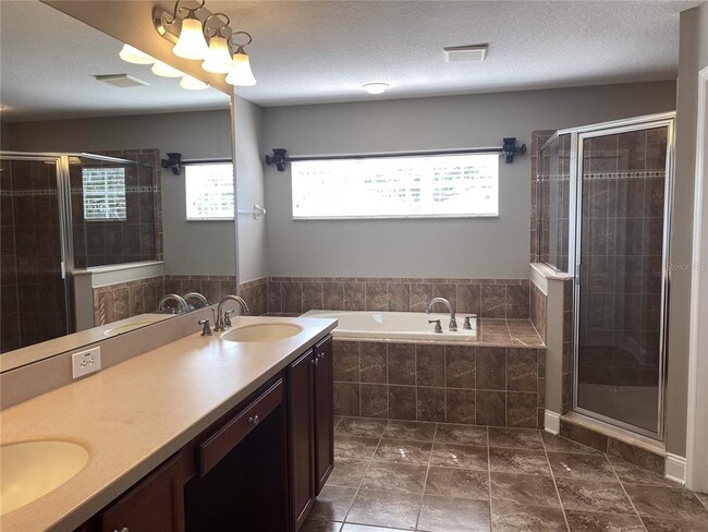 Building Photo - 4151 Knollpoint Dr
