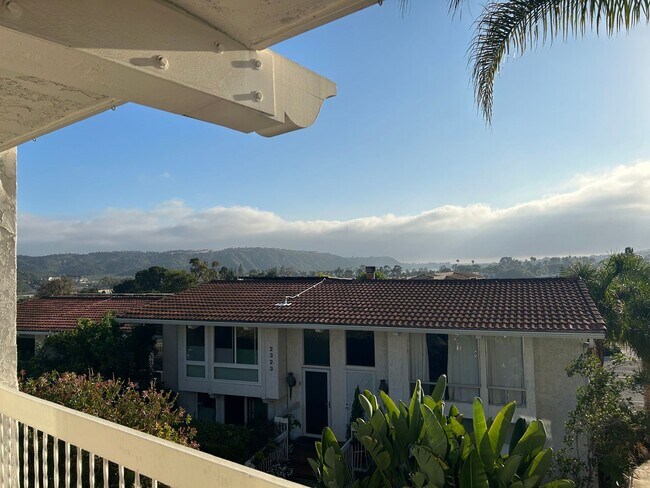Building Photo - Luxurious Carlsbad Townhome with Ocean Views