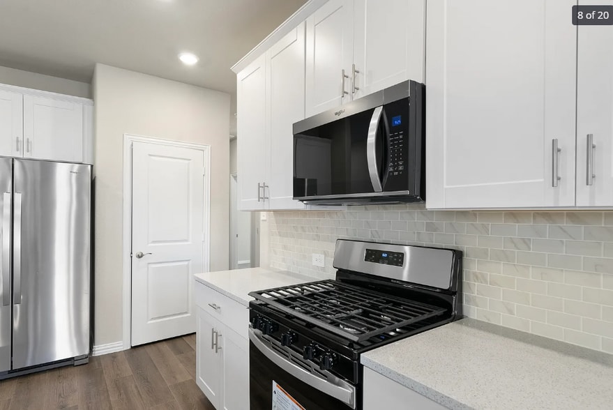 Building Photo - 609 Hemingway Ln