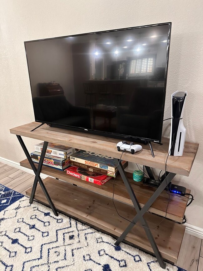 Building Photo - Beautiful fully furnished home with many leasing options available! Contact our office for pricin...