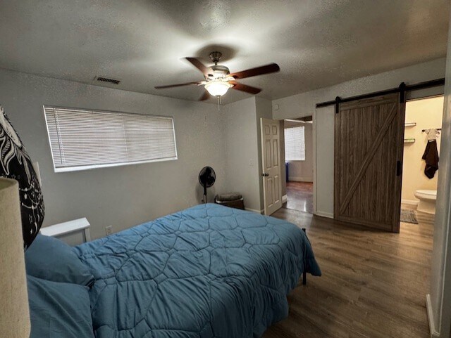 Master Bed - 529 S Sunshine Ave