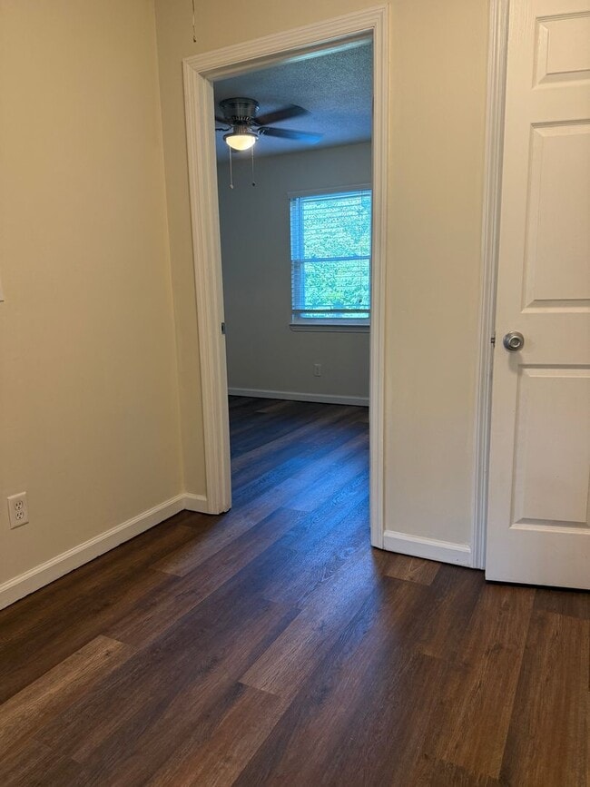 Building Photo - East Ridge Townhome