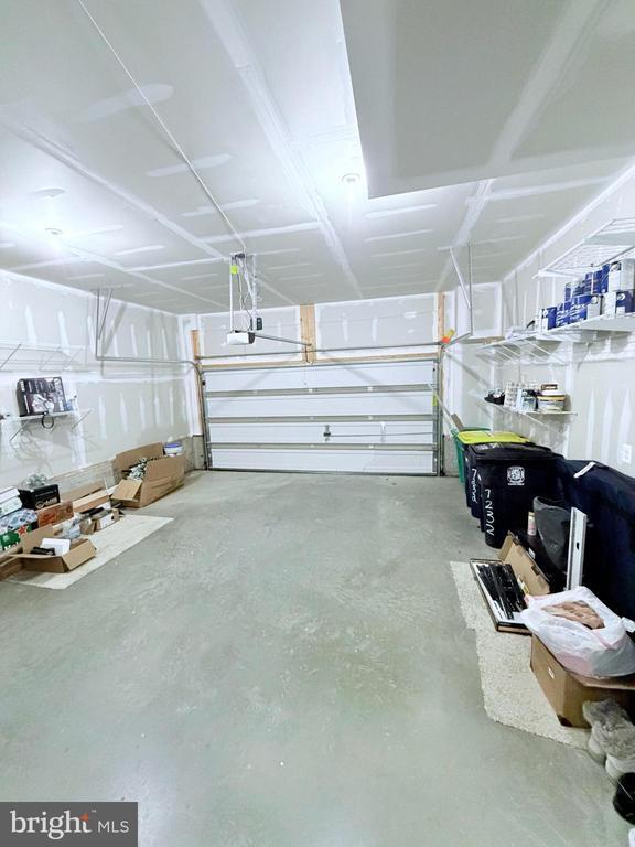 Building Photo - 7232 Barrberry Ln