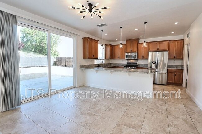 Building Photo - 3403 Oselot Way