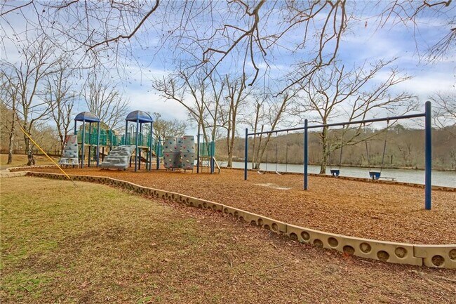 Building Photo - 8 Huntington Pl Dr